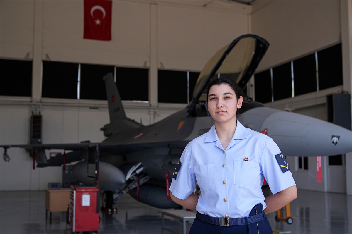 Geleceğin hava astsubayları İzmir'de yetişiyor