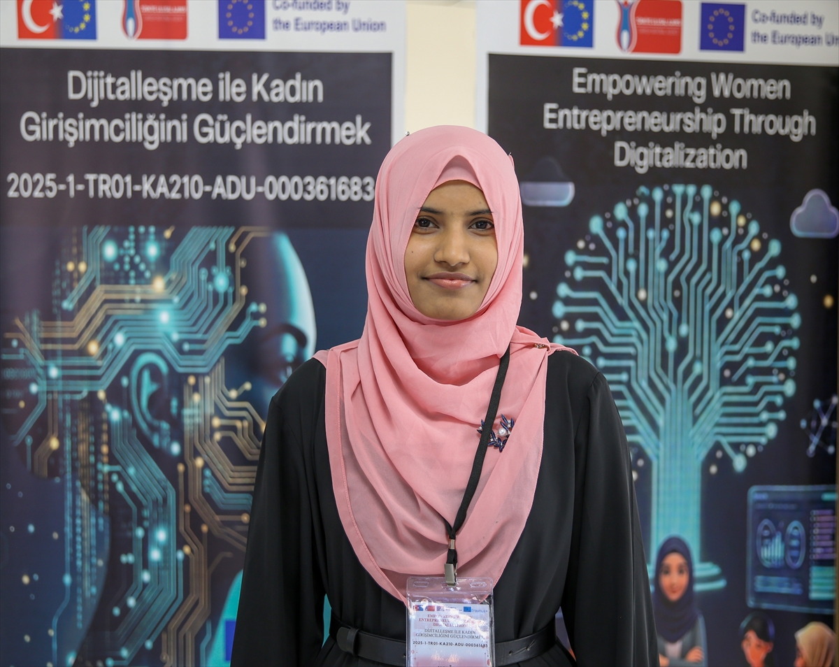 Kadınların dijital becerilerini geliştirmek için 4 ülkeden 32 katılımcı bir araya geldi