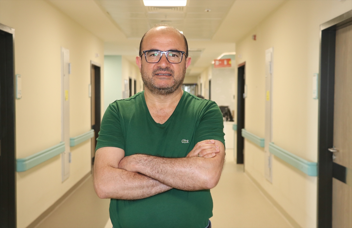 Azerbaycanlı kelebek hastalarının yaşamı Kütahya Şehir Hastanesindeki ameliyatla kolaylaştı