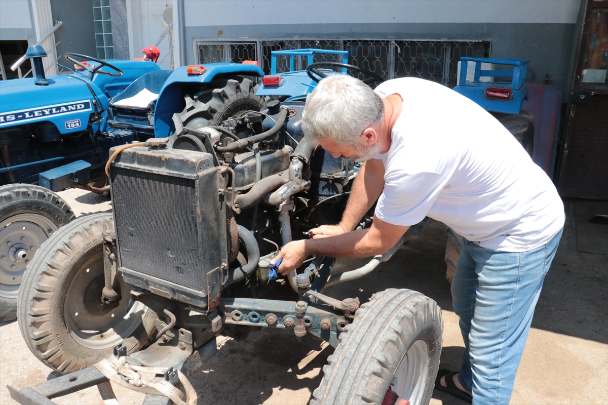 40 yıldır köylülerin emektarı traktörleri tamir ediyor