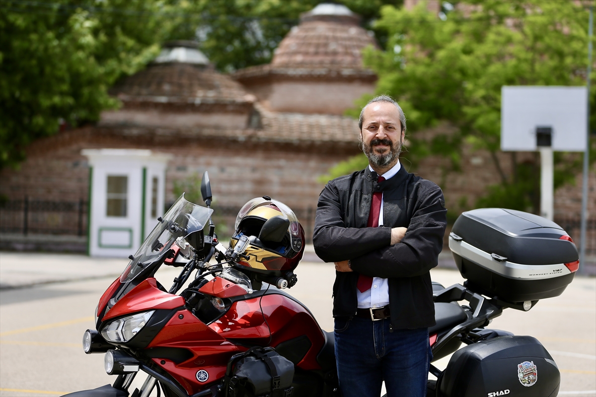 Erasmus eğitimine motosikletiyle giden öğretmen 4 bin kilometre yol yaptı