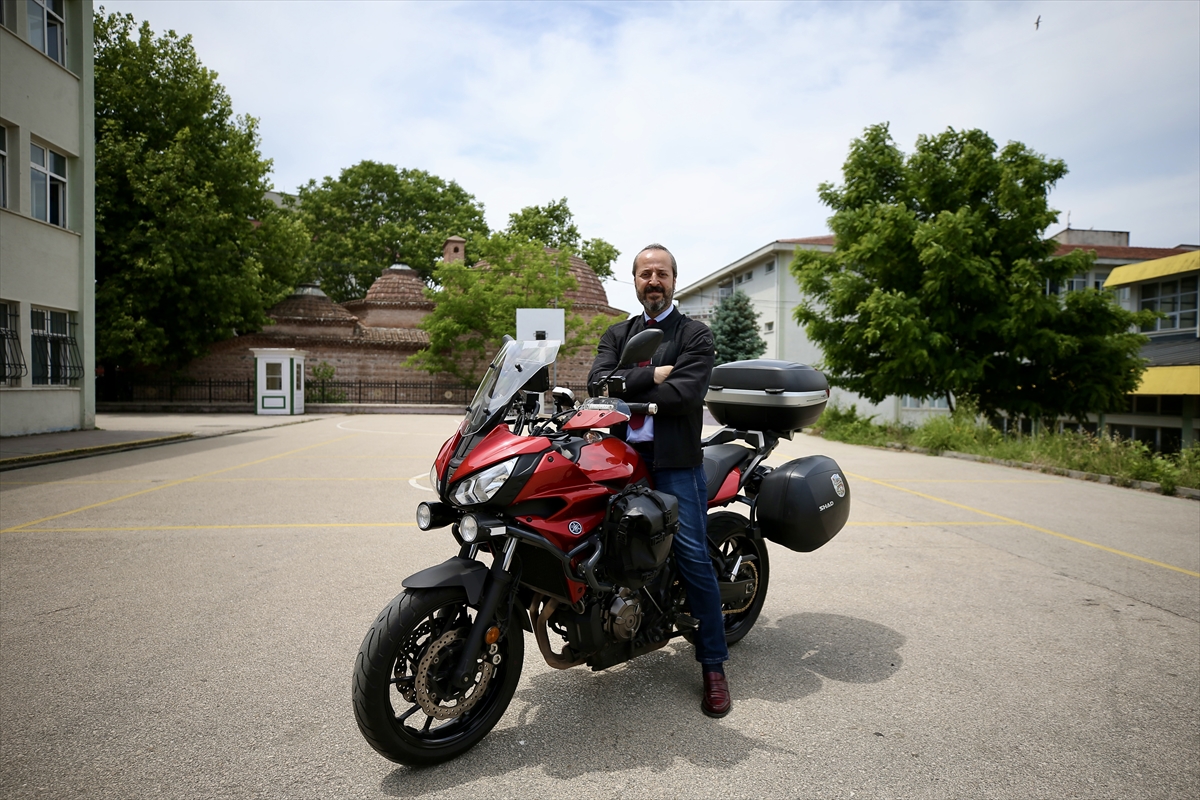 Erasmus eğitimine motosikletiyle giden öğretmen 4 bin kilometre yol yaptı
