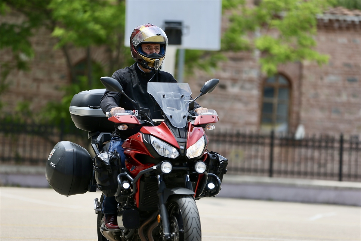 Erasmus eğitimine motosikletiyle giden öğretmen 4 bin kilometre yol yaptı