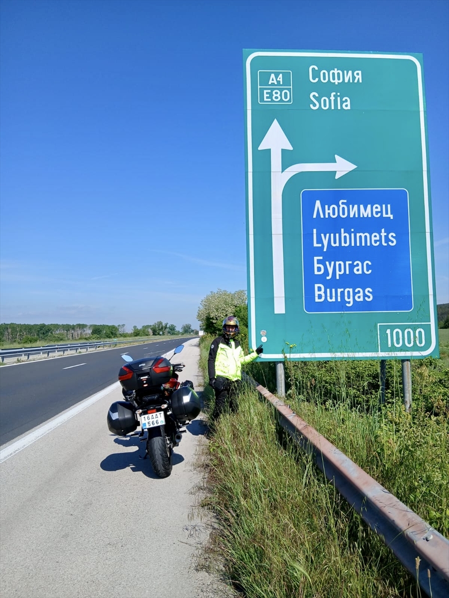 Erasmus eğitimine motosikletiyle giden öğretmen 4 bin kilometre yol yaptı