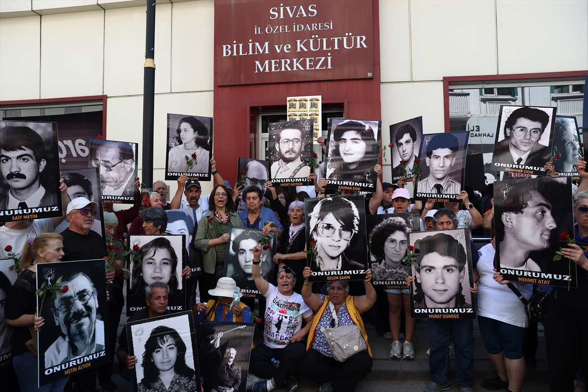 Sivas Madımak olaylarında hayatını kaybedenler anıldı