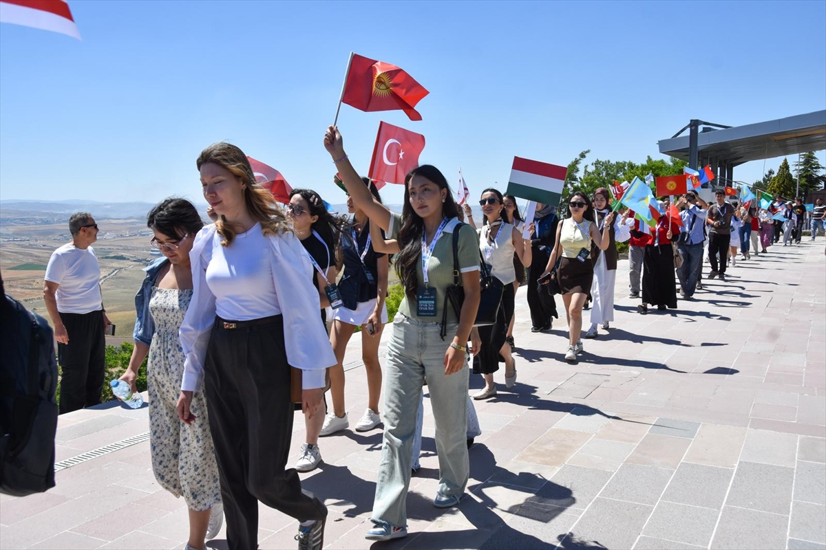 Güneş: Dostluk bağları geleceğimiz için kazanım