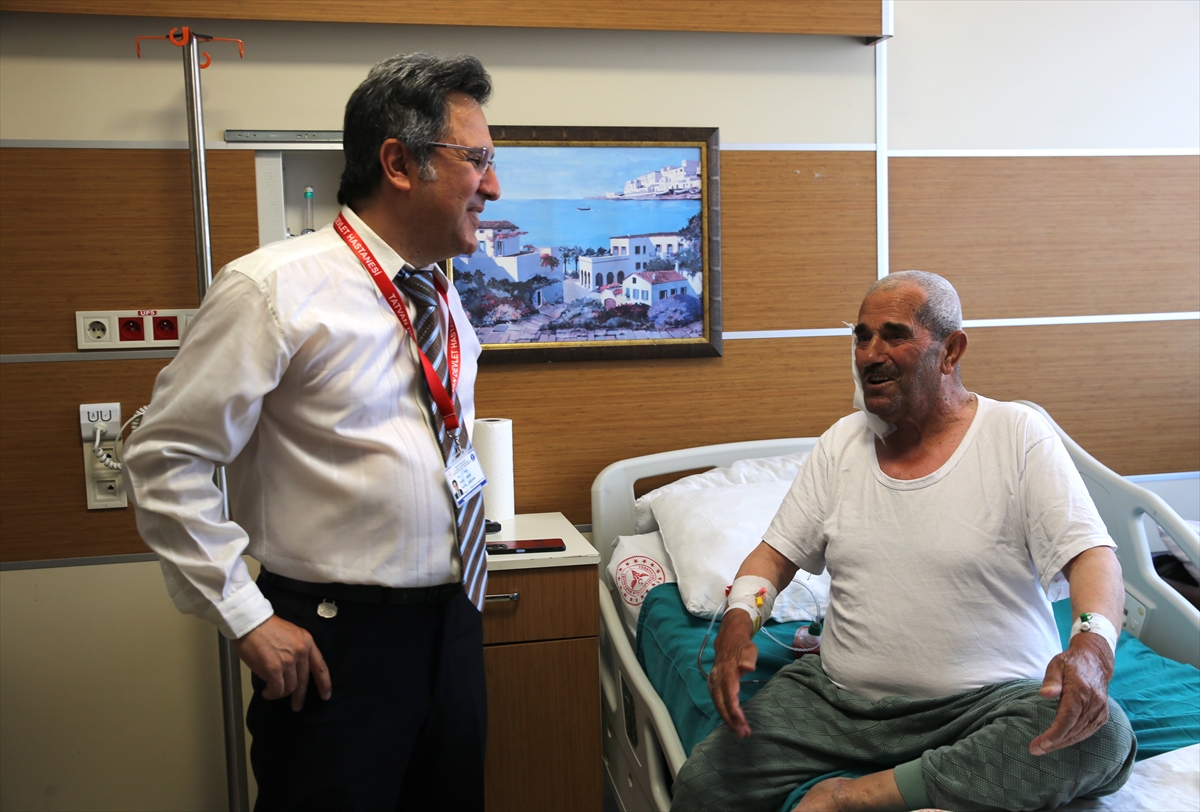 Dr. Badıeı: Tükürük bezi tümörü başarıyla alındı