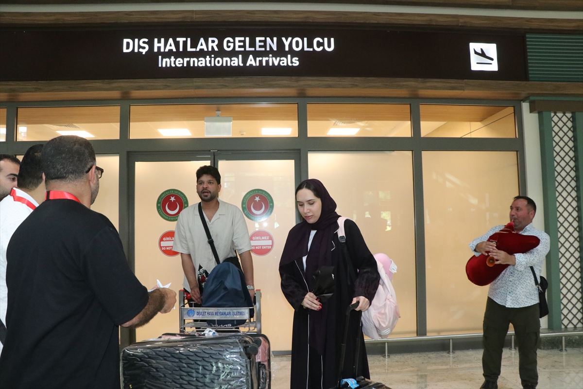 Rize-Artvin'e Suudi Arabistan'dan direkt uçuş başladı