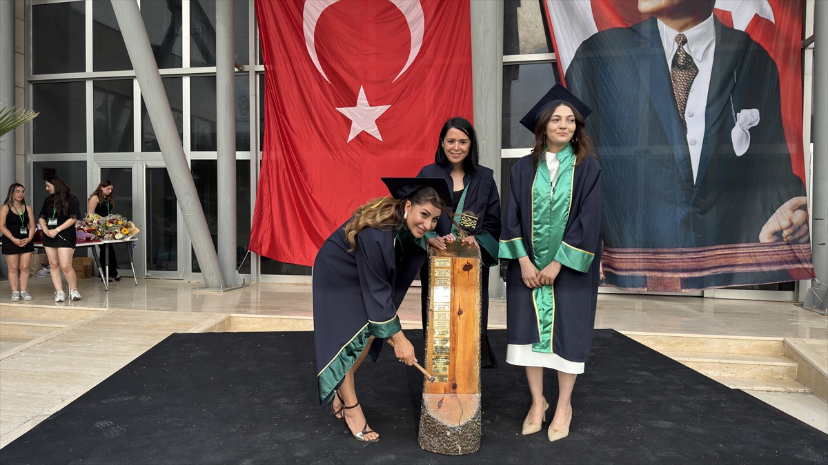 Çukurova Üniversitesi'nde mezuniyet coşkusu