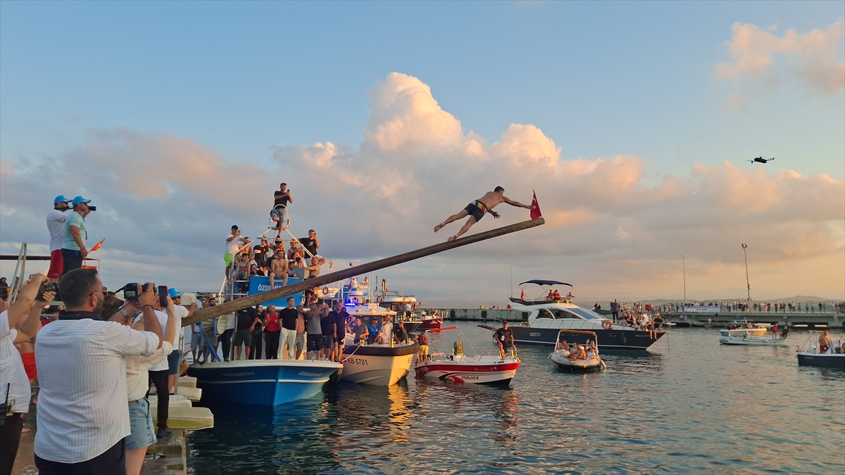 Sinop'ta Kabotaj Bayramı'nda koç ve altın için yarışıldı