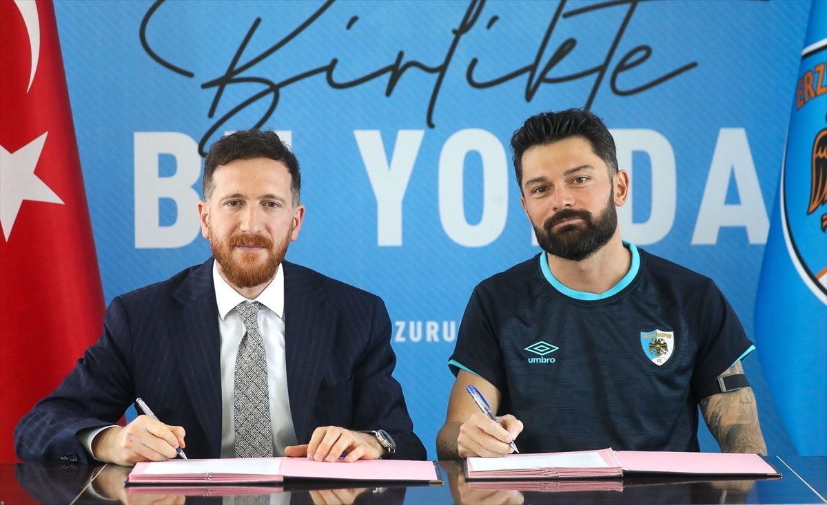 Erzurumspor FK: Özbalta ile 5 futbolcu sözleşme yeniledi