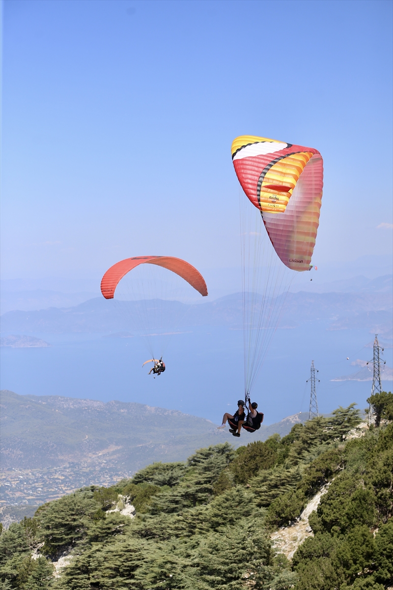Babadağ'dan yılın ilk yarısında 57 bin 863 yamaç paraşütü uçuşu yapıldı