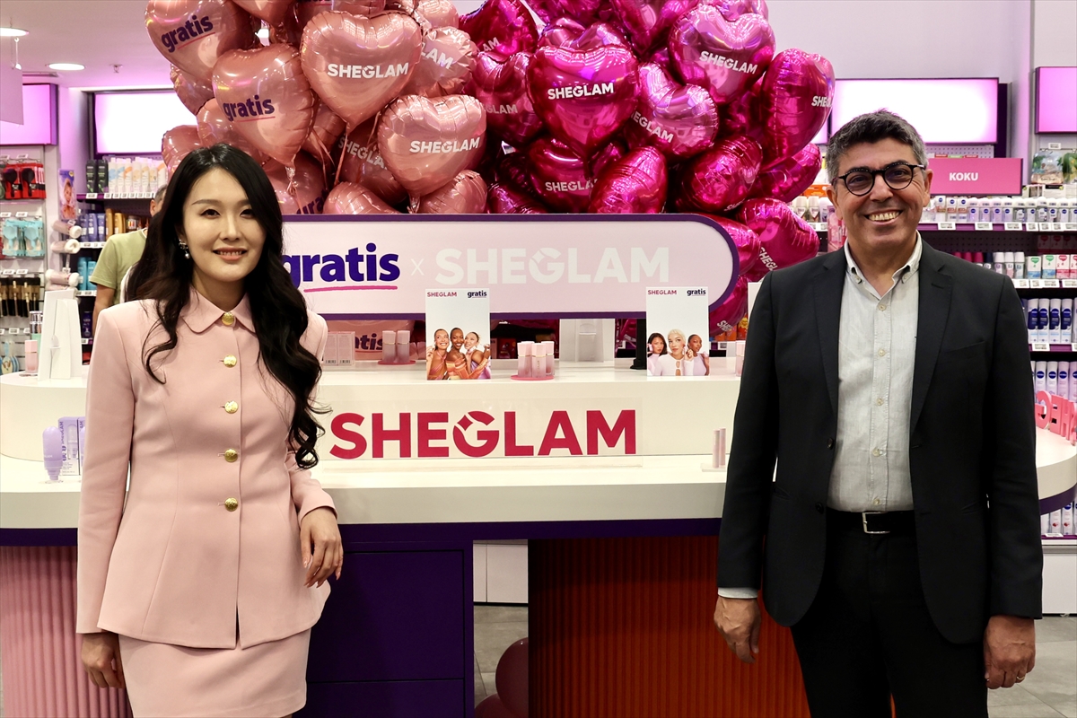 Gratis, küresel makyaj markası Sheglam'ı Türkiye'ye getirdi