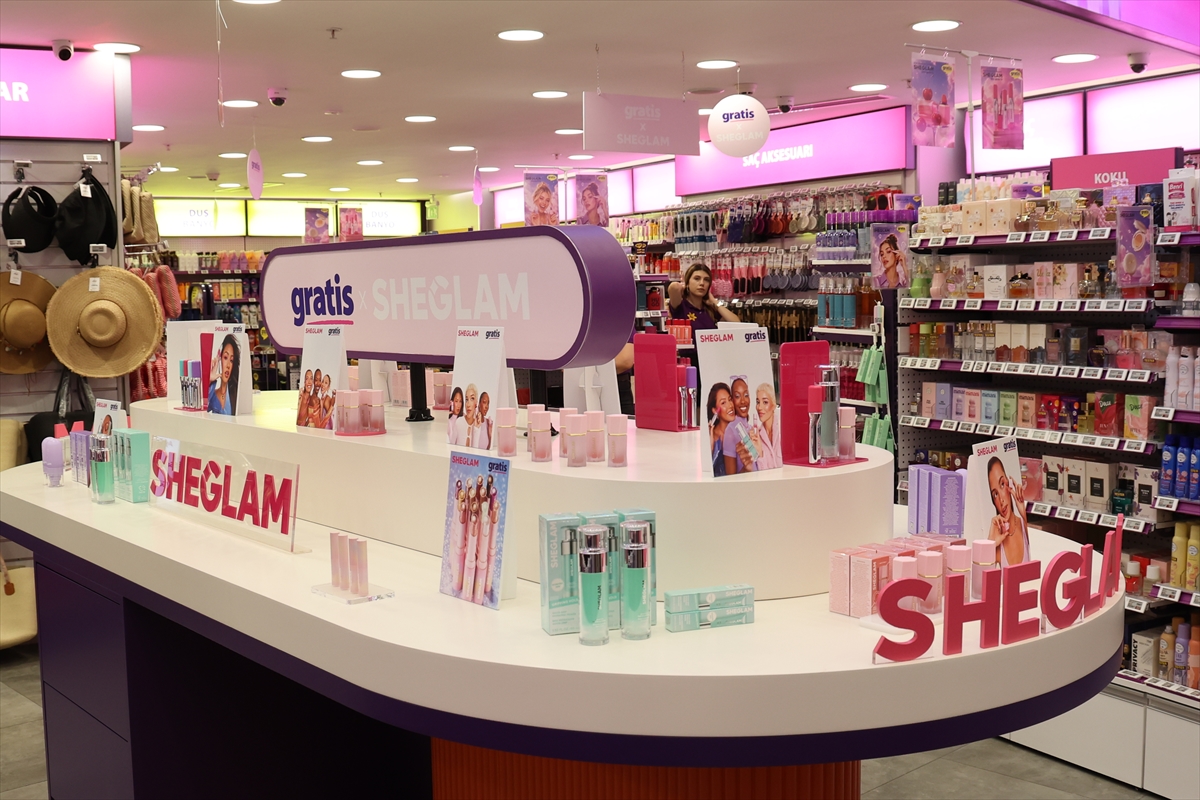 Gratis, küresel makyaj markası Sheglam'ı Türkiye'ye getirdi