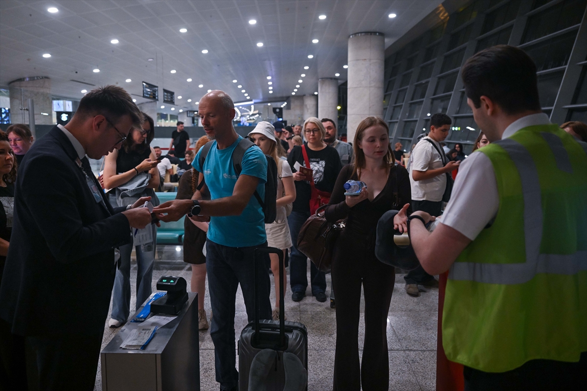 AJet'in Ankara-St. Petersburg hattındaki ilk uçuşu yapıldı