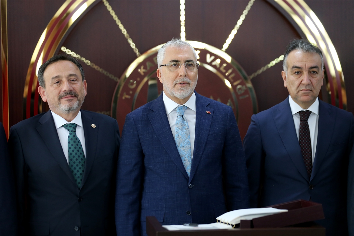 Çalışma ve Sosyal Güvenlik Bakanı Işıkhan, Karabük'te ziyaretlerde bulundu