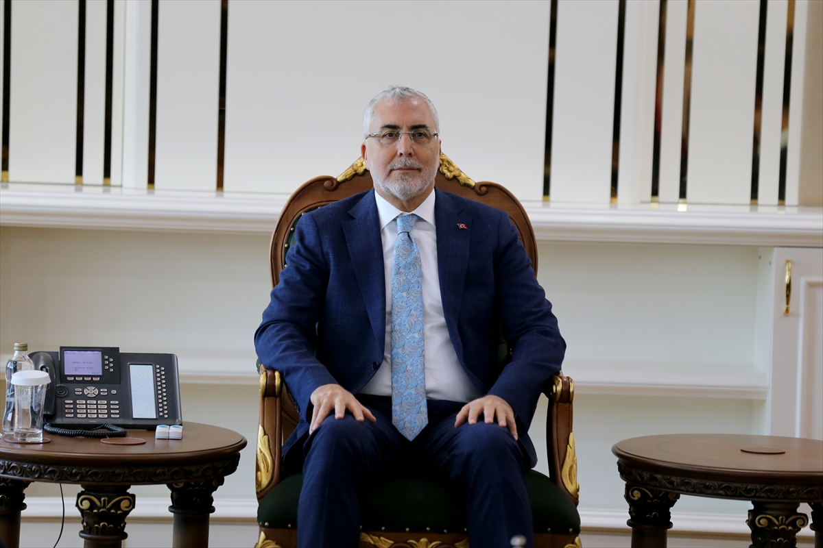Çalışma ve Sosyal Güvenlik Bakanı Işıkhan, Karabük'te ziyaretlerde bulundu