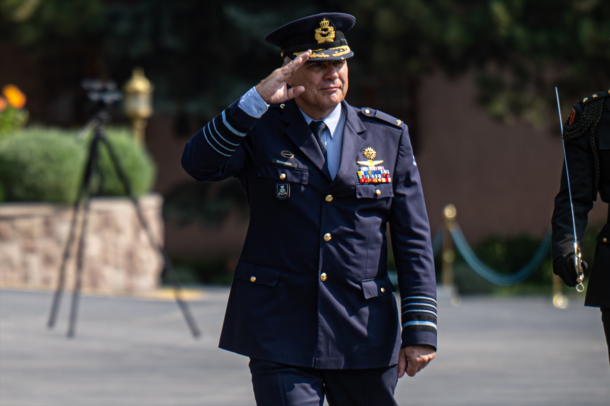 Genelkurmay Başkanı Orgeneral Bayraktaroğlu, Hollandalı mevkidaşı Eichelsheim ile görüştü