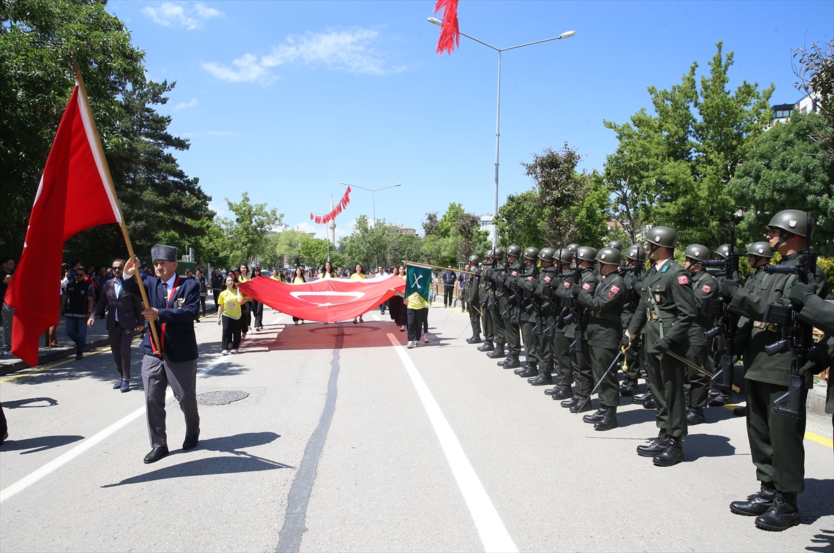 Atatürk'ün Erzurum'a gelişinin 107. yıl dönümü törenle kutlandı