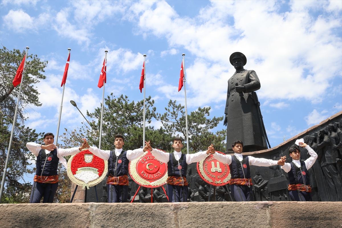 Atatürk'ün Erzurum'a gelişinin 107. yıl dönümü törenle kutlandı