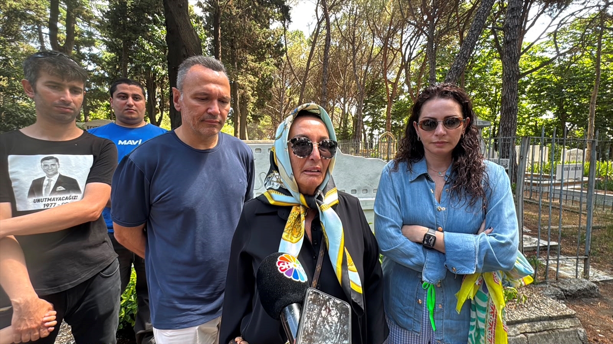 Usta sanatçı Kemal Sunal, vefatının 26. yılında kabri başında anıldı