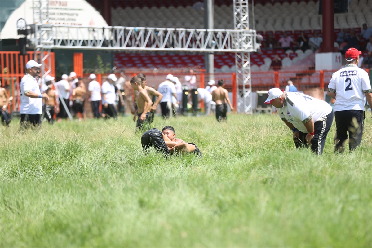Kırkpınar Yağlı Güreşleri başladı