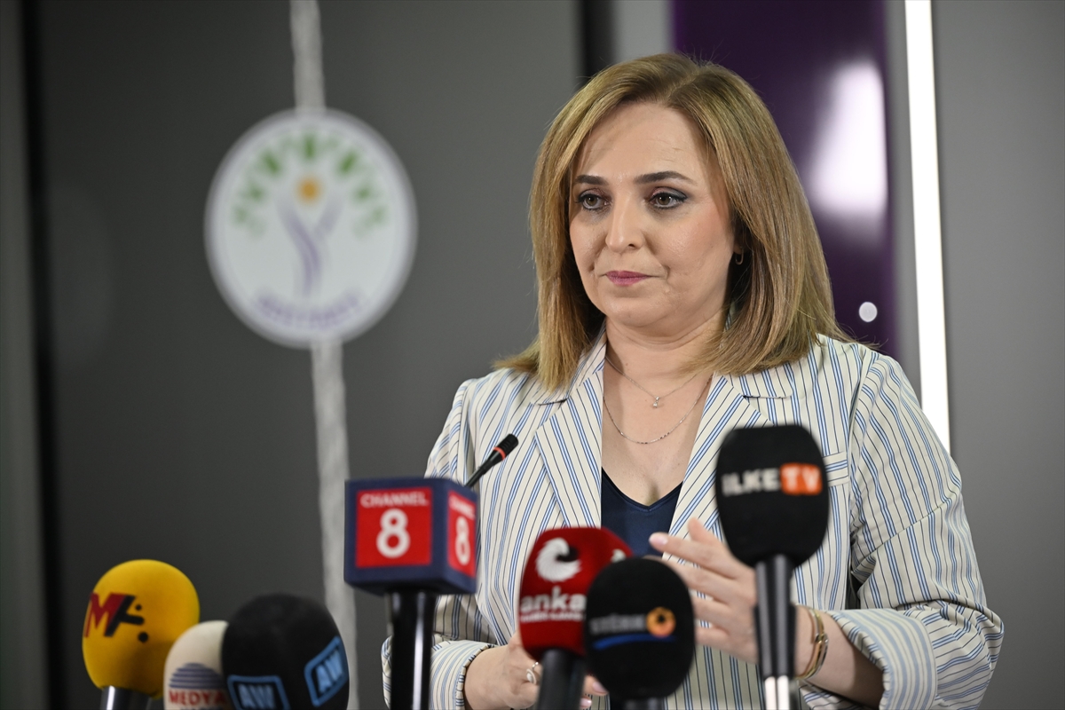 DEM Parti Sözcüsü Doğan, basın toplantısı düzenledi