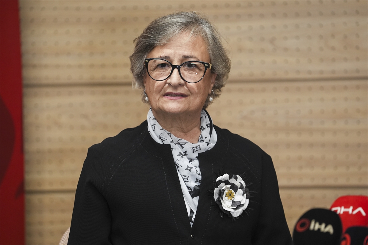 Depremzede anne TOGEM-DER desteğiyle biyonik kola kavuştu