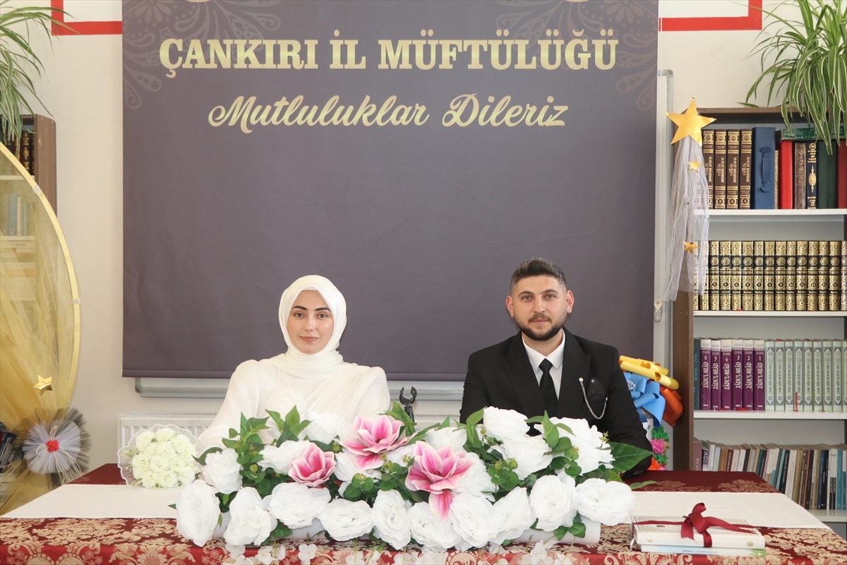Çankırı'da, TDV'nin "İki İnsan Bir Hayat Projesi" kapsamında genç çift dünyaevine girdi