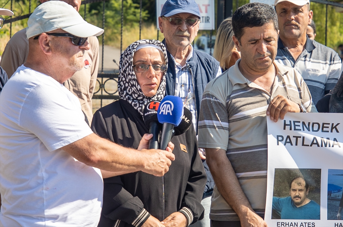 Sakarya'da havai fişek fabrikasındaki patlamada hayatını kaybeden işçiler anıldı