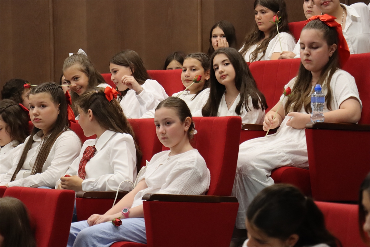 Üsküp'te TİKA destekli yaz okulunun sertifika töreni düzenlendi