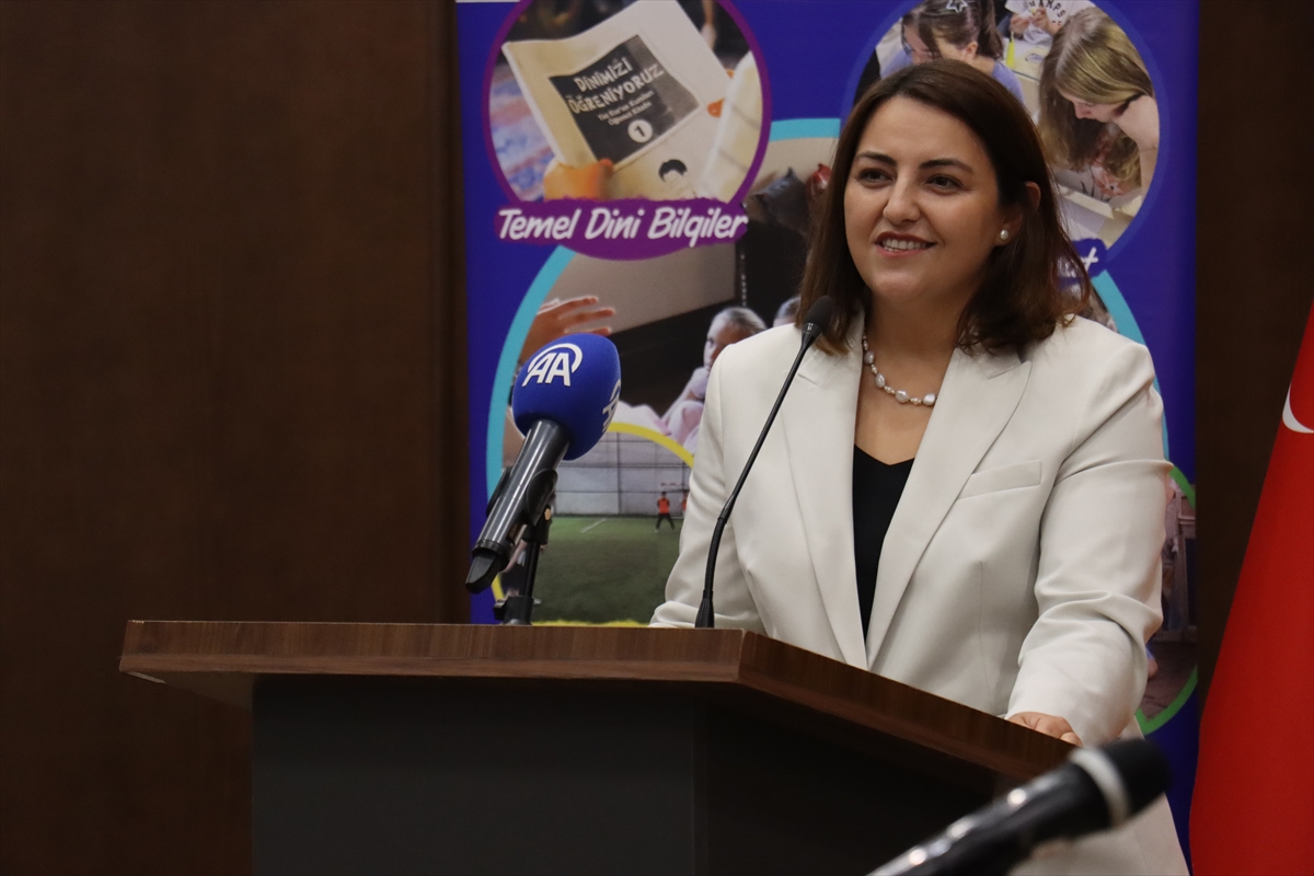 Üsküp'te TİKA destekli yaz okulunun sertifika töreni düzenlendi