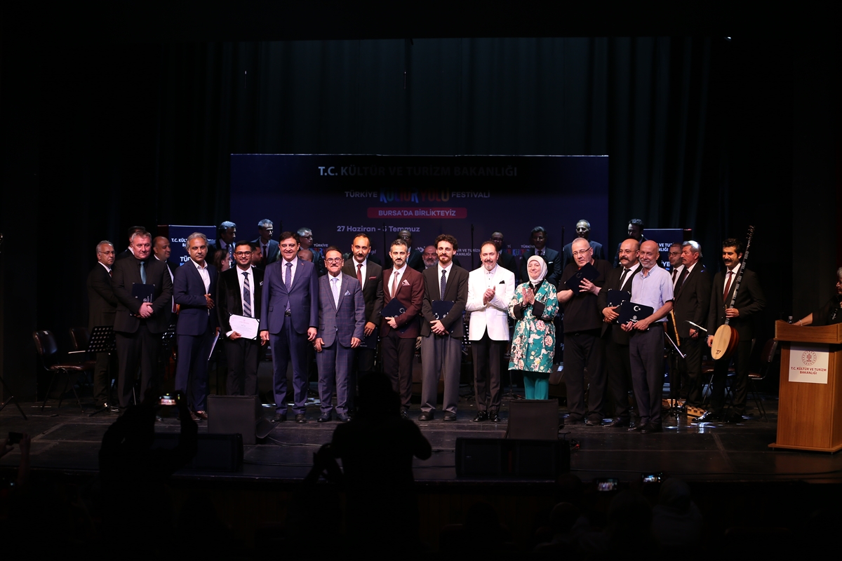 Bursa'nın fethinin 700. yılı anısına düzenlenen beste yarışmasında 7 eser ödüllendirildi