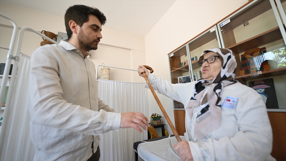 "Huzur Akademisi" yaşlılara aktif yaşamın kapısını aralıyor