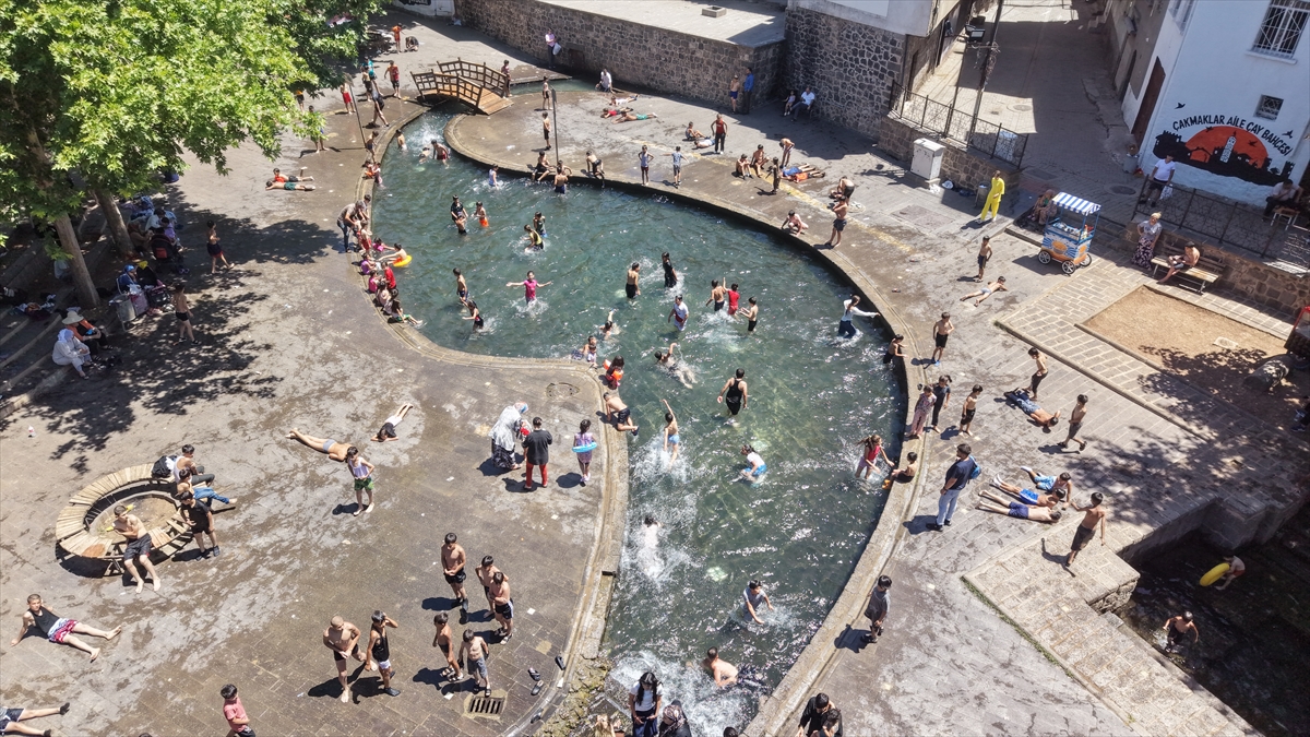 Diyarbakır'da sıcak hava hayatı olumsuz etkiledi