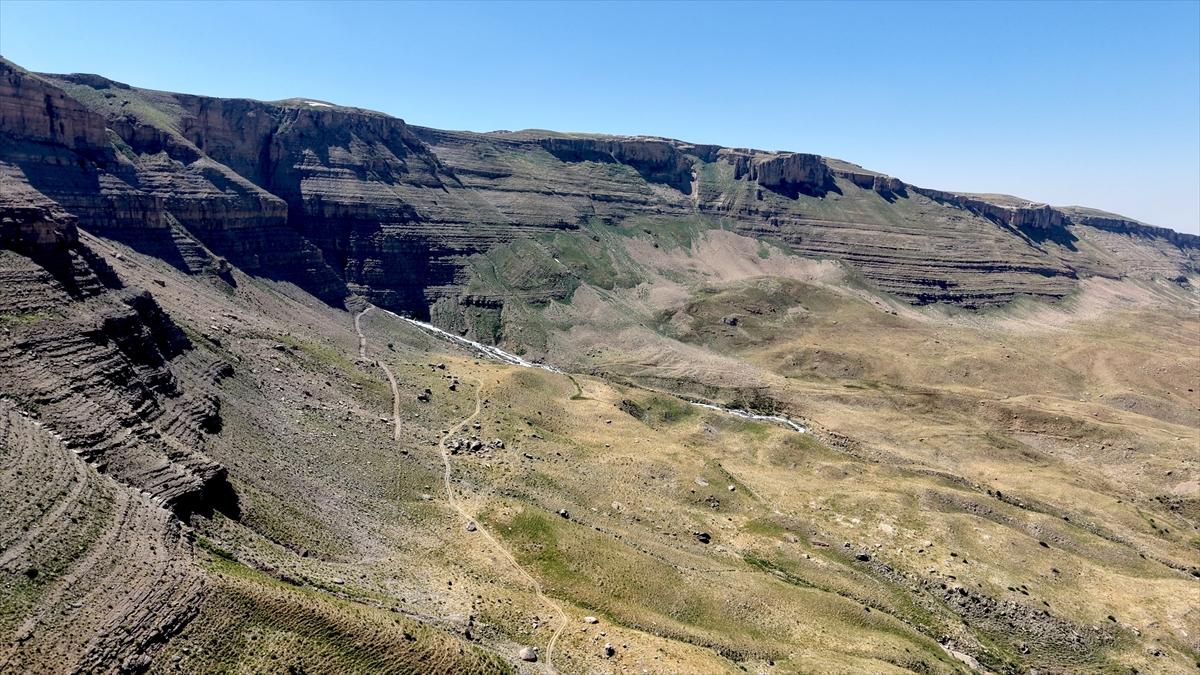 Siirt'te Okçular Deresi'nin kaynağı dron ile görüntülendi