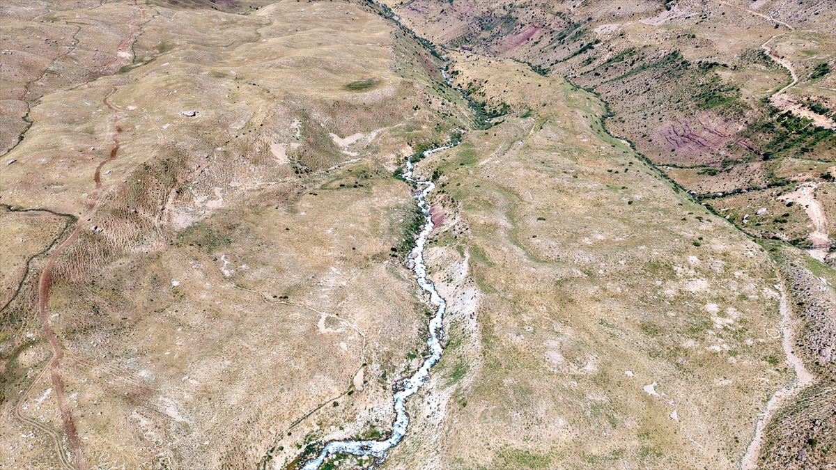Siirt'te Okçular Deresi'nin kaynağı dron ile görüntülendi