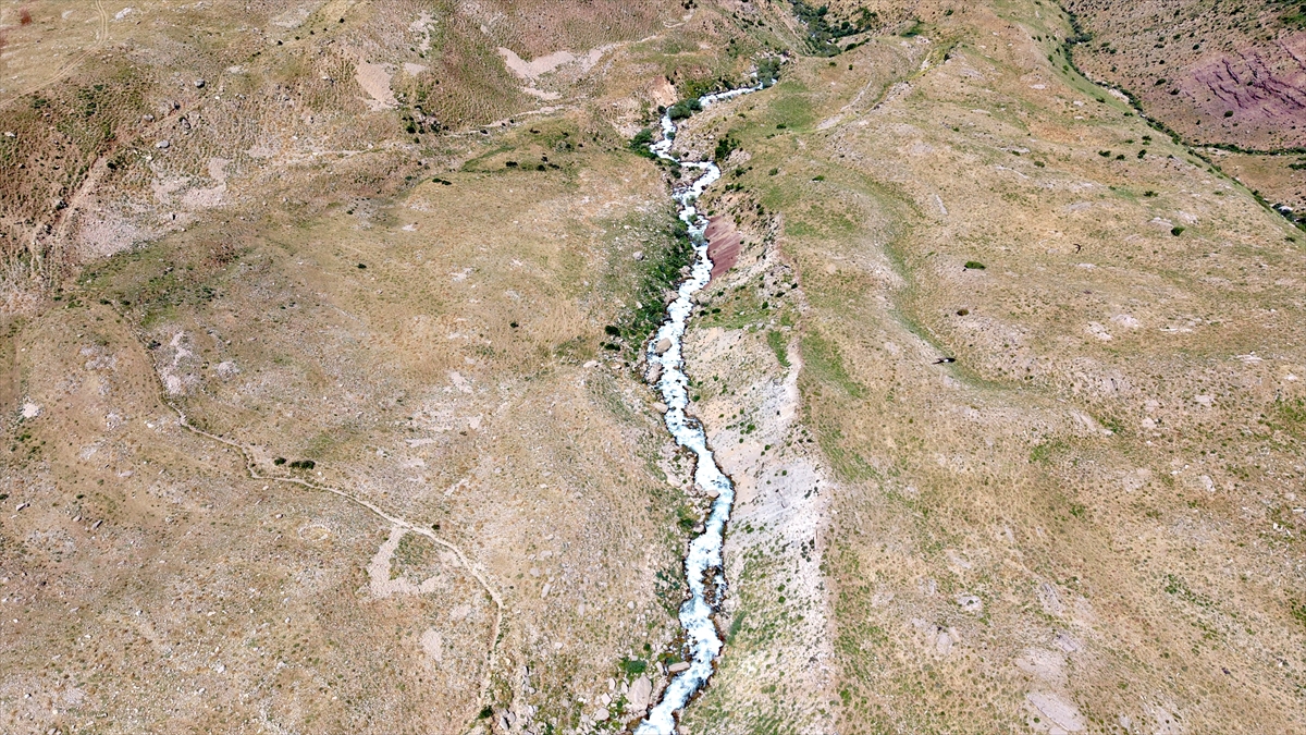 Siirt'te Okçular Deresi'nin kaynağı dron ile görüntülendi