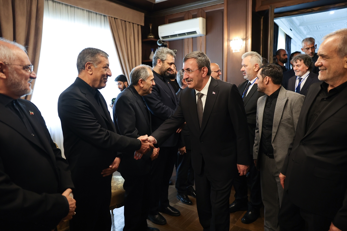 Cumhurbaşkanı Yardımcısı Yılmaz, İran Cumhurbaşkanı Pezeşkiyan ile Tahran’da bir araya geldi