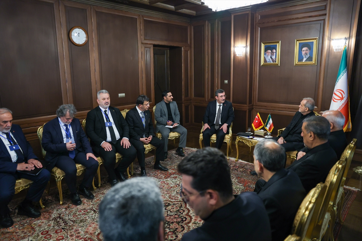 Cumhurbaşkanı Yardımcısı Yılmaz, İran Cumhurbaşkanı Pezeşkiyan ile Tahran’da bir araya geldi