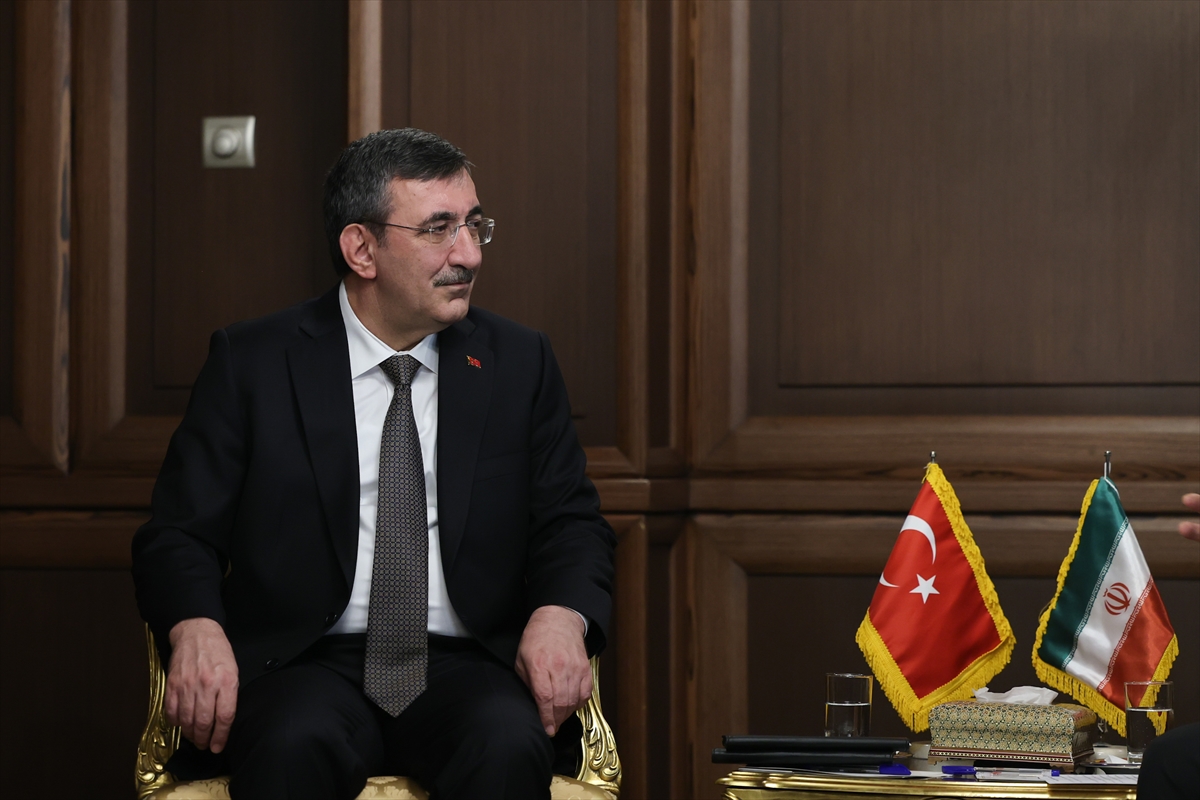 Cumhurbaşkanı Yardımcısı Yılmaz, İran Cumhurbaşkanı Pezeşkiyan ile Tahran’da bir araya geldi