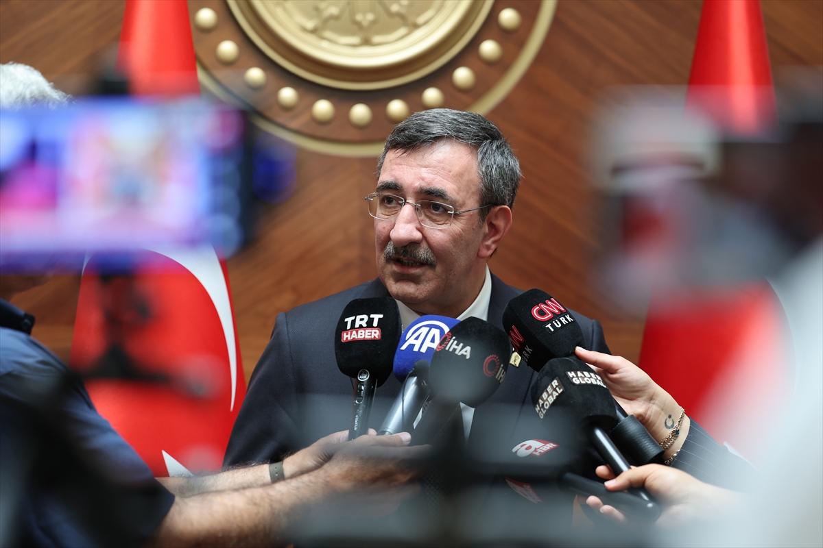 Cumhurbaşkanı Yardımcısı Yılmaz Tahran’da açıklamalarda bulundu: (1)
