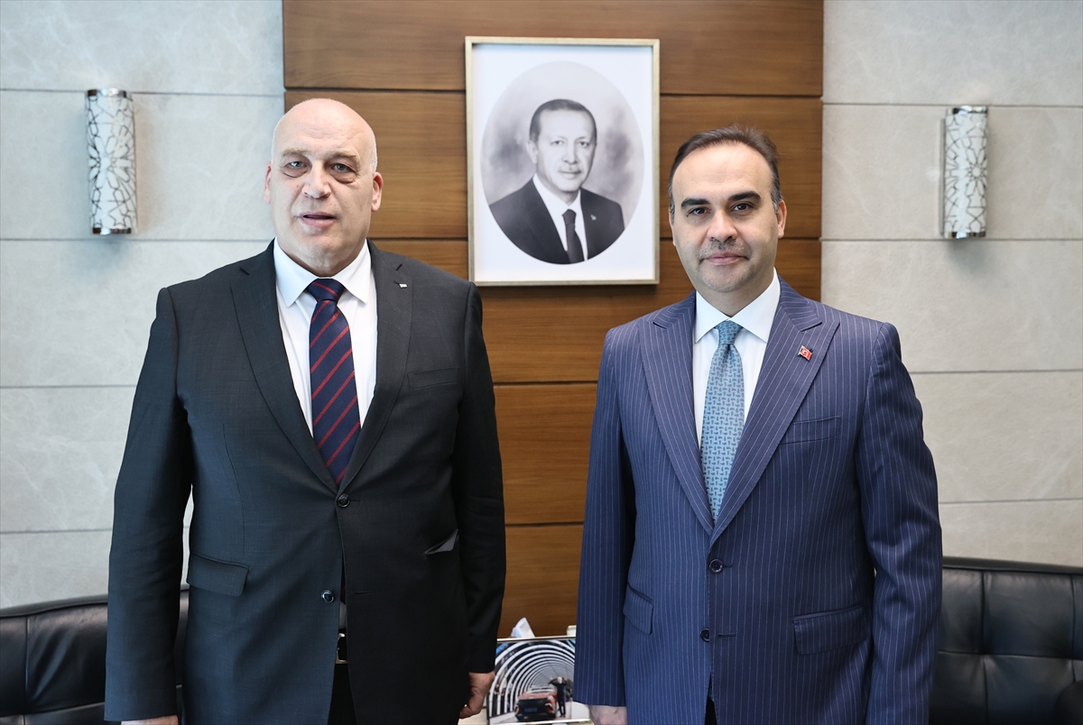 Bakan Kacır: 7 büyükelçiyle görüştü