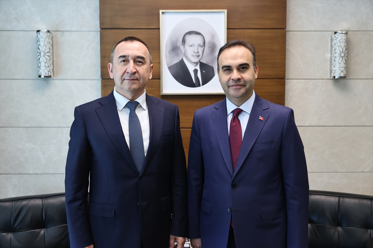 Bakan Kacır: 7 büyükelçiyle görüştü