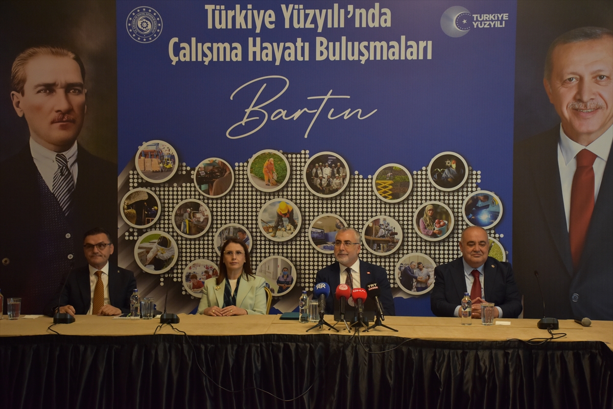Bakan Işıkhan, Bartın'da "Türkiye Yüzyılı'nda Çalışma Hayatı Buluşmaları" programında konuştu: