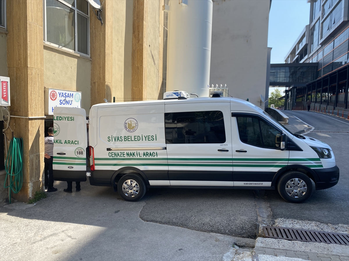 Sivas'ta KKKA hastalığı şüphesiyle tedavi gören kişi hayatını kaybetti