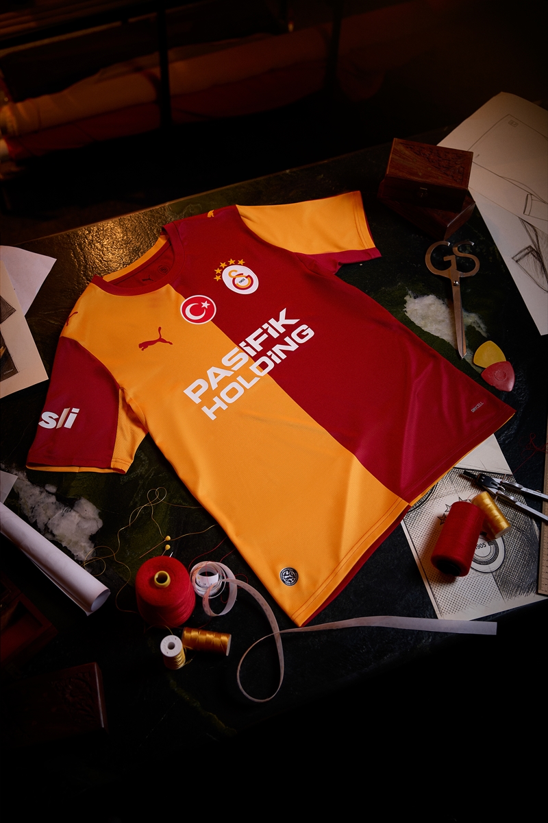 Galatasaray Futbol Takımı'nın yeni sezon formaları tanıtıldı