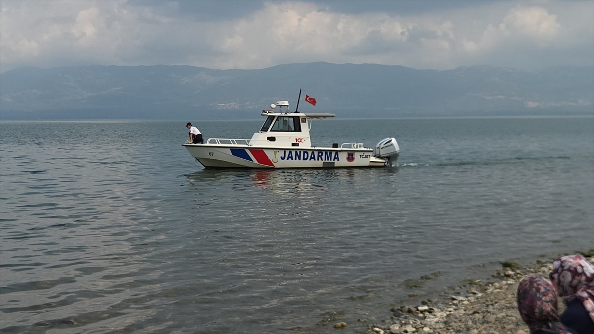 GÜNCELLEME - İznik Gölü'ne girdikten sonra kaybolan 2 kişinin cesedi bulundu