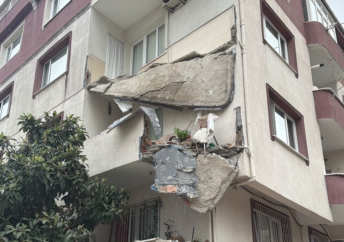 Küçükçekmece'de 5 katlı apartman tahliye edildi