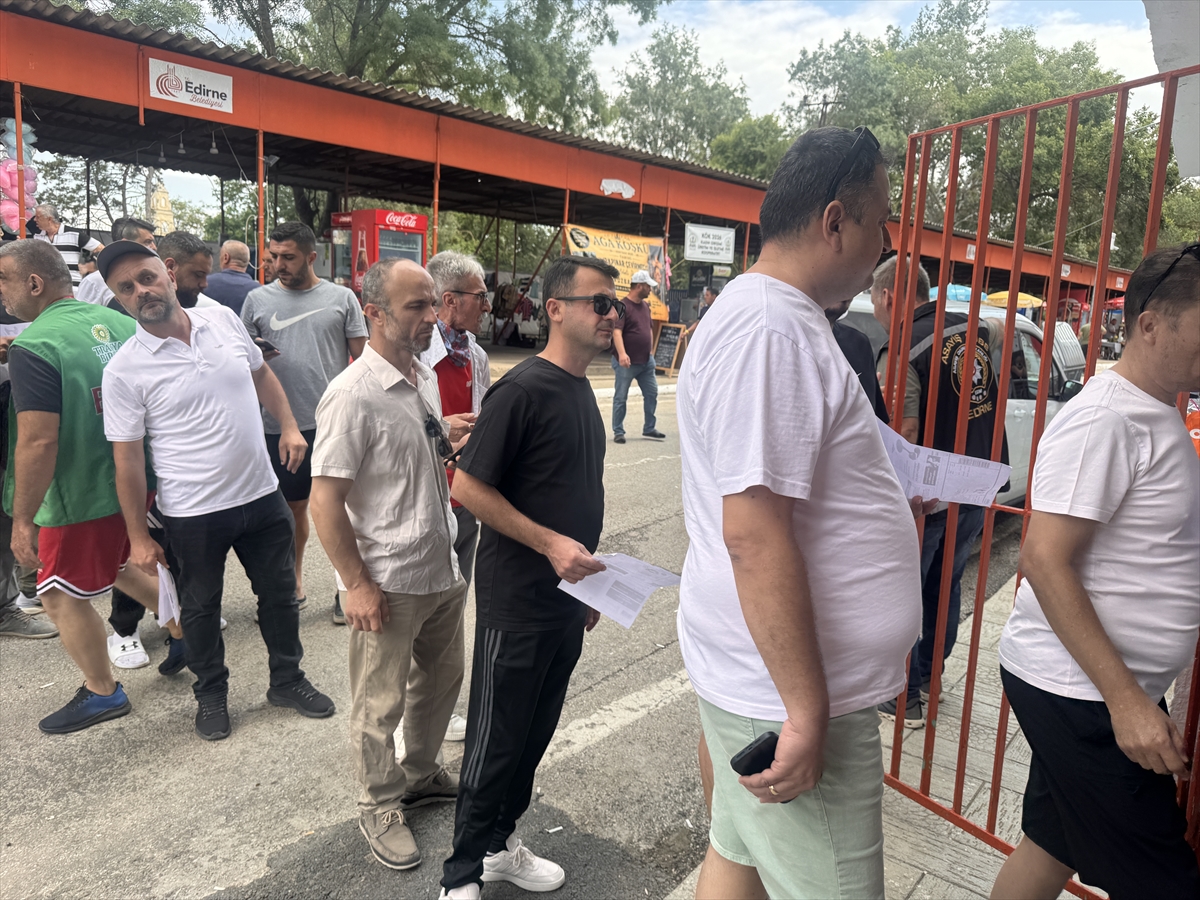 Kırkpınar'ı izlemek için Anadolu'nun pek çok yerinden seyirci geliyor